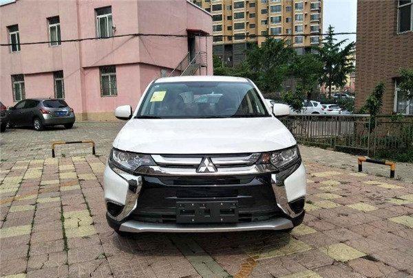 买SUV最好别买国产车, 这辆日系车发动机20年都不坏, 有钱就选它