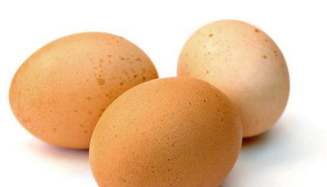 超市里这种鸡蛋一块钱一斤都别买,已有人吃后