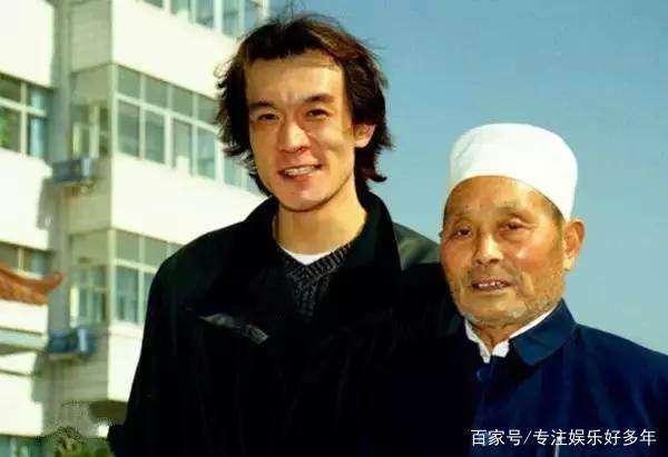 唯一敢追老干妈的男人,8分利润创出亿万帝国,