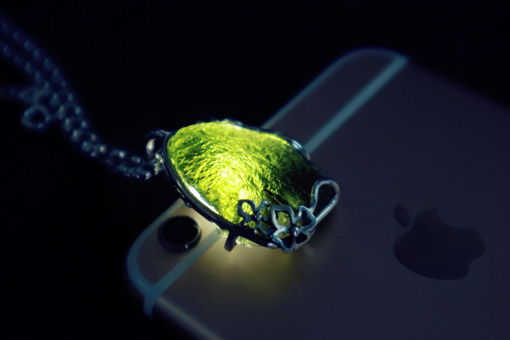 辨别捷克陨石真假,千万不要只看表面纹路