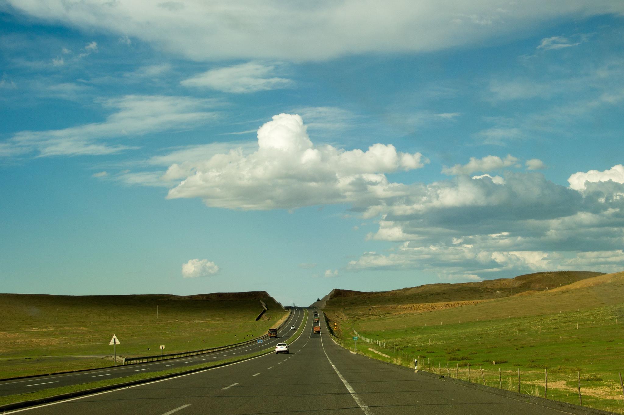 高铁:北京到兰州正在修建一条350时速高铁,经