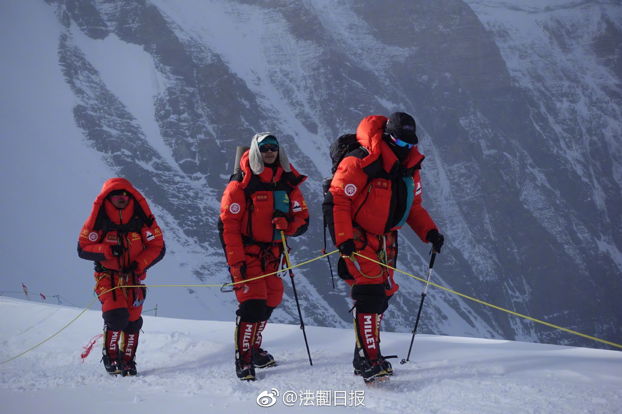 北大登山队成功登顶珠穆朗玛峰