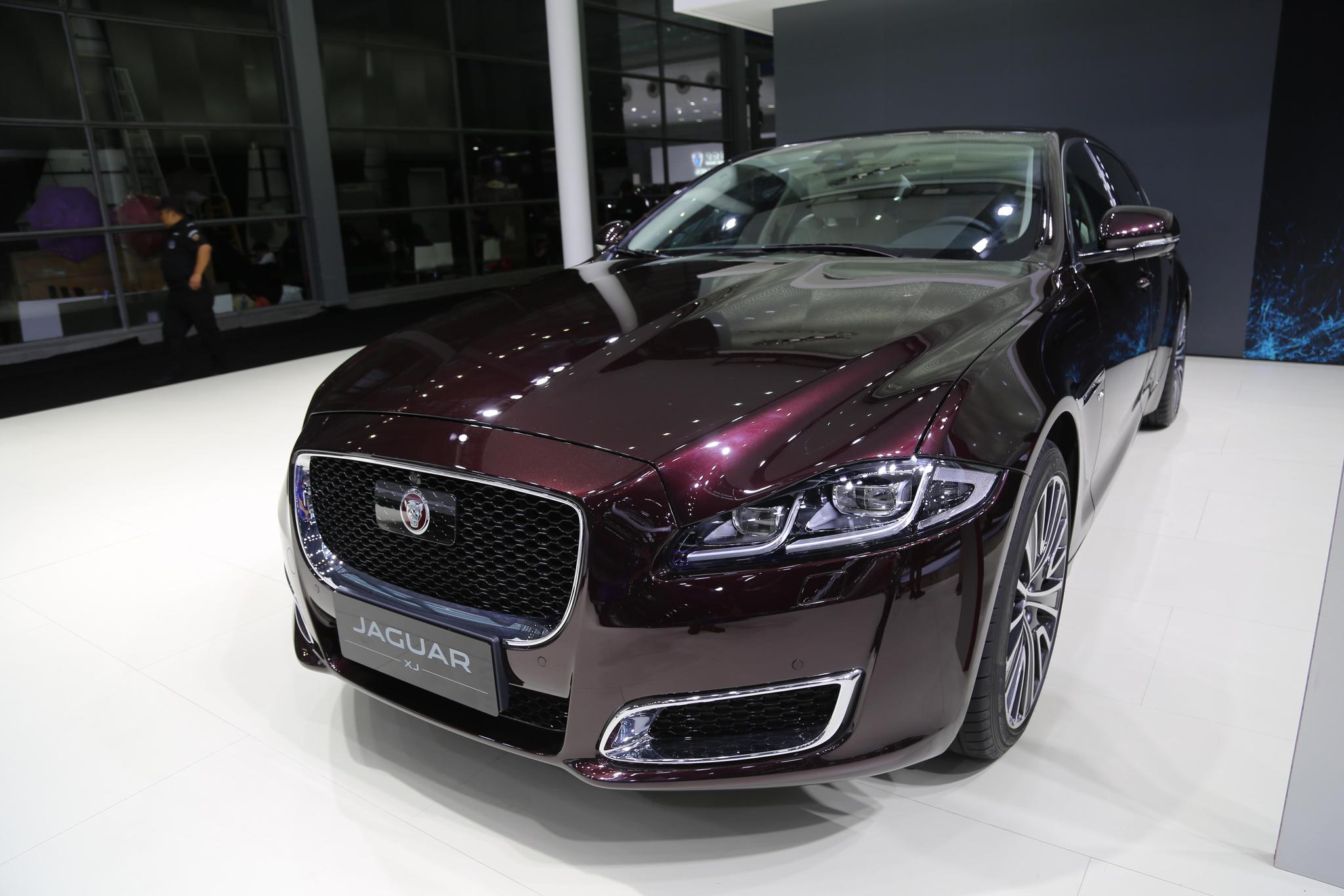 捷豹JAGUAR XJ，旗舰商务座驾，2018深港澳车展实拍！