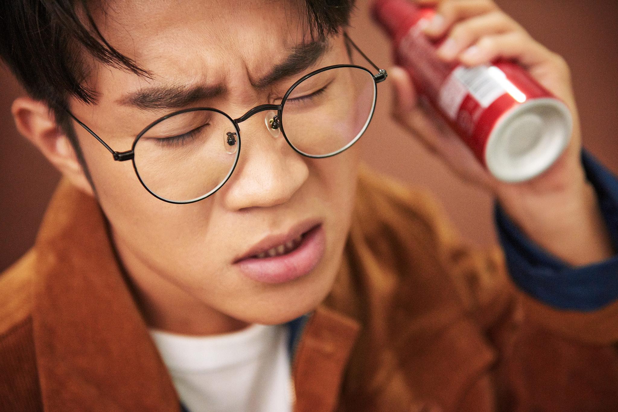 王亮杀青《我不能恋爱的女朋友》老实人也有春天