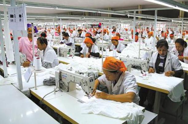 老板拒发年终奖,老员工带头辞职,辞职半年大家