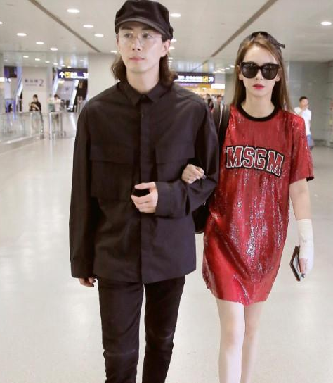 问答题:戚薇的老公李承铉是哪国人?我赌一包辣