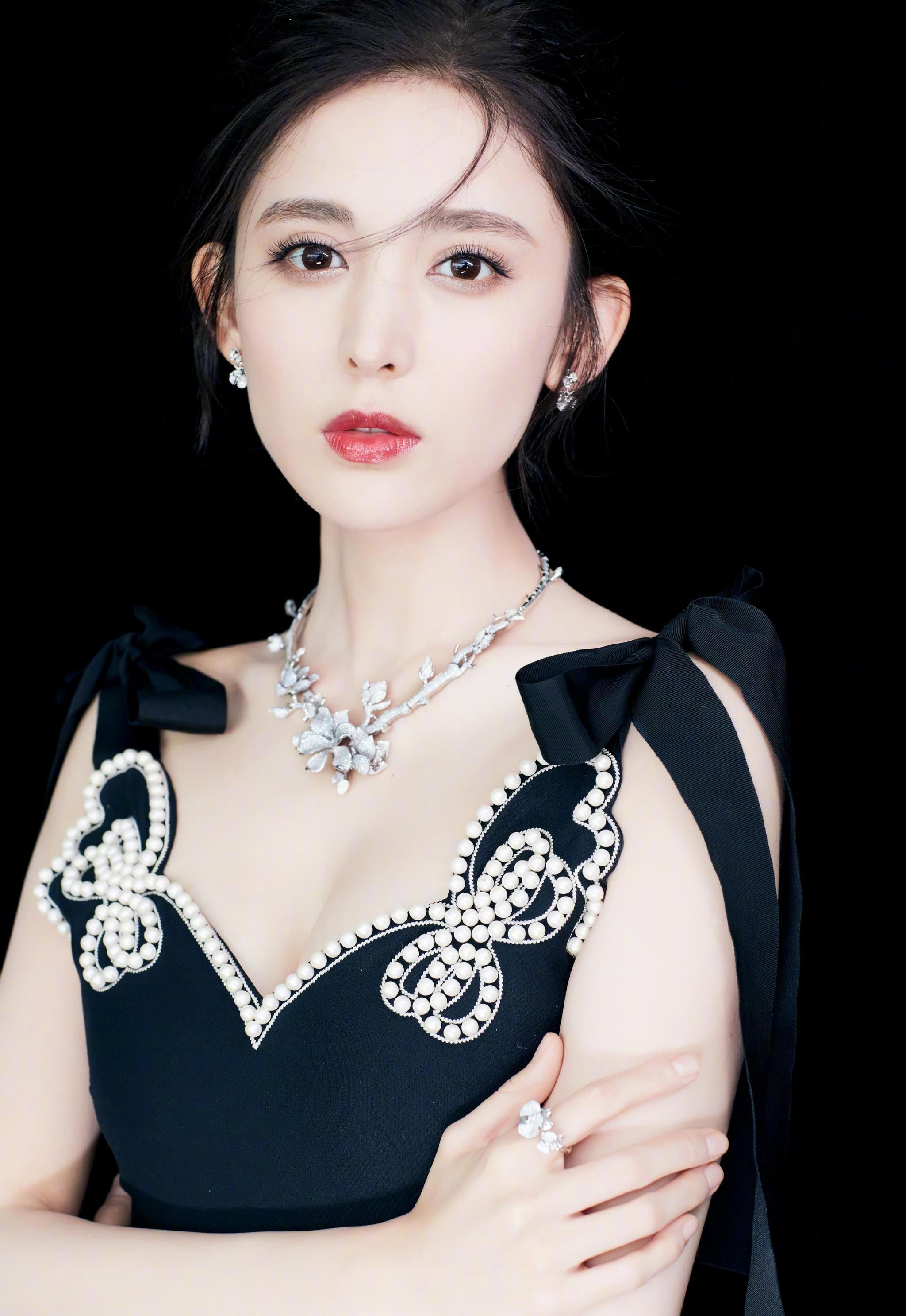 吴亦凡古力娜扎再传绯闻,两人有可能在一起吗?