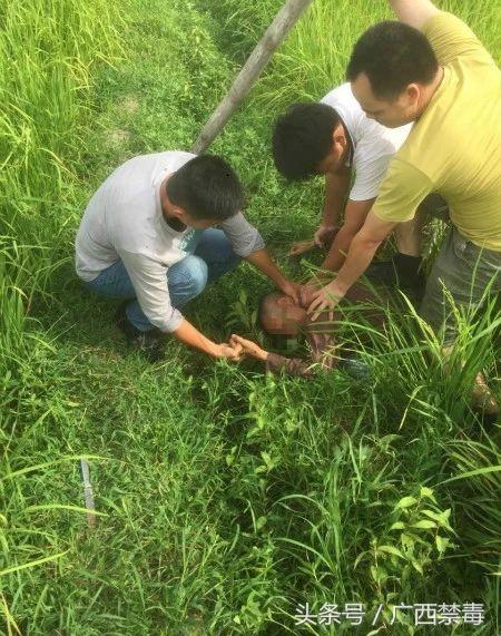 广西合浦县:民警勇擒持刀拒捕吸毒人员