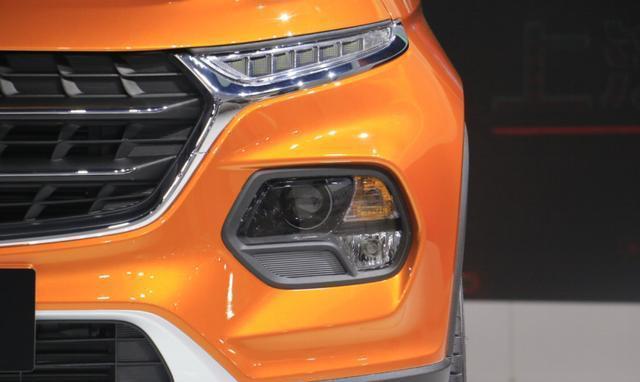 氛围灯、LED日行灯, 还有满天星! 这款小型SUV玩灯比奥迪还顺溜