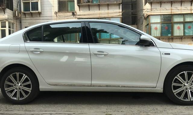 同事刚买车就转手亏四万出手, 不考虑直接买下, 感觉赚到了!