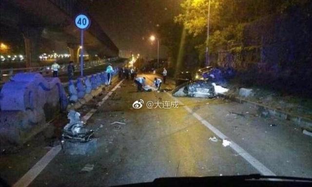 大连东联路惨烈车祸:奔驰撞桥墩4人死 系无证