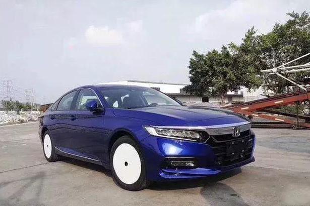 全新雅阁配置曝光！起售价比凯美瑞整整便宜1万块！