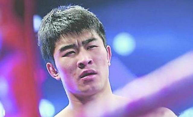 23岁散打名将遭对手黑拳,被击中头部死亡,死后