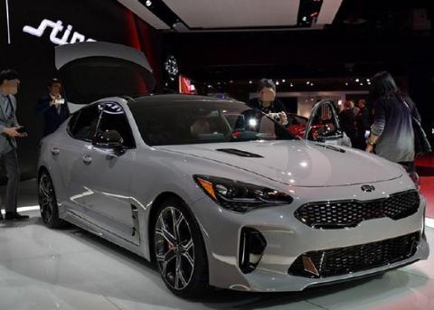 起亚终于爆发！新车比A5漂亮，宝马都羡慕，纯进口配3.3T