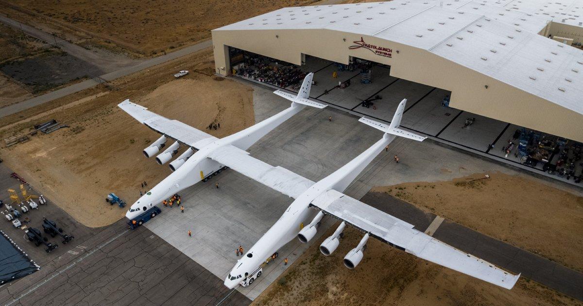 全球最大飞机已经离开机库 开始测试飞机机库火箭_新浪新闻 全球最大飞机已经离开机库 开始测试飞机机库火箭_新浪新闻