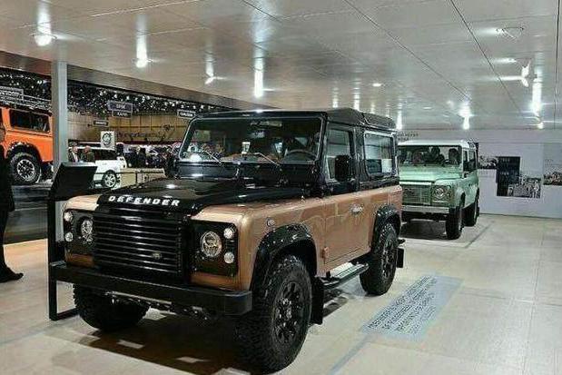 曾经被誉为最好看的越野车，网友纷纷惋惜已停产的路虎卫士！