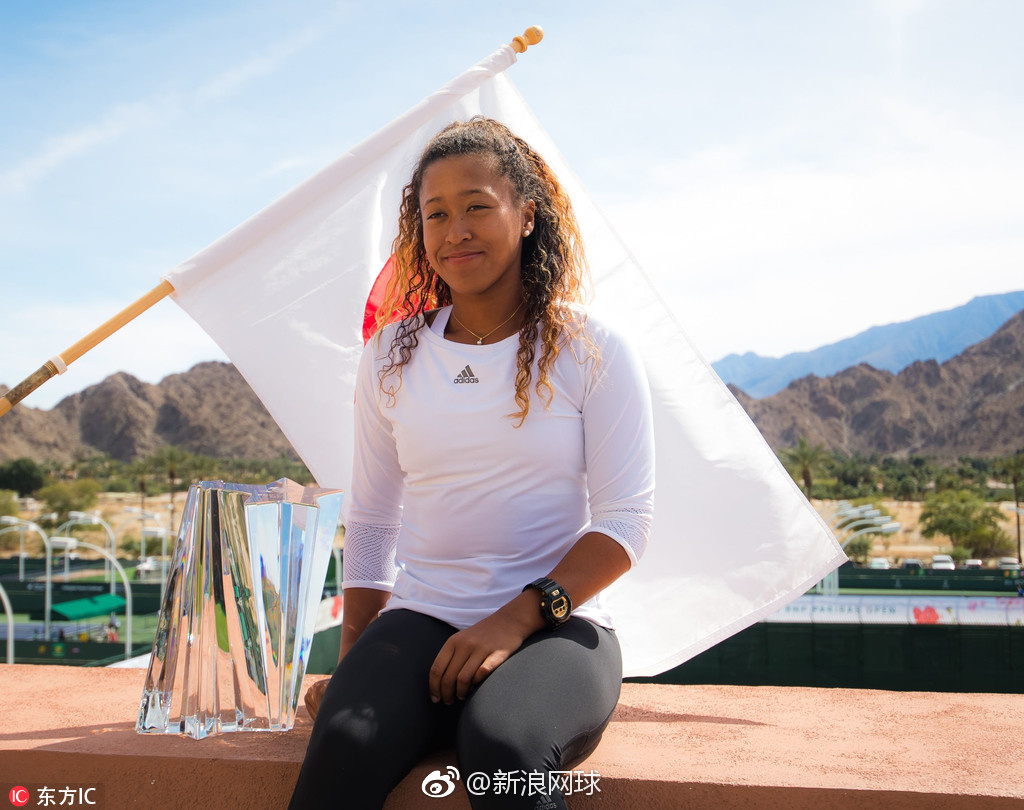 德尔波特罗和大阪直美拍摄冠军写真。