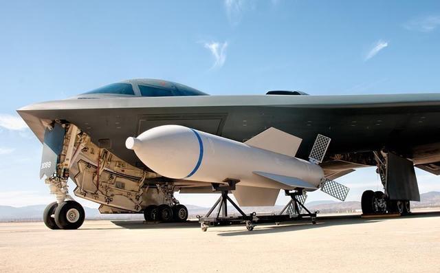 美国钻地弹技术先进,巨型钻地弹威力堪比“小核武”!