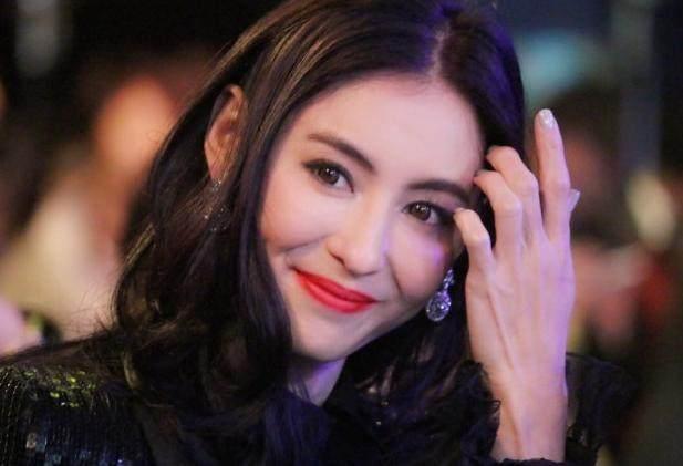 明星生活有多奢侈?张柏芝一天消费千万,她剪一