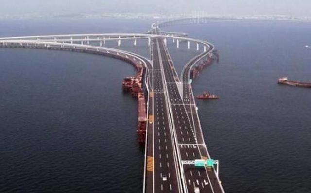 渤海湾跨海大桥由中国建造，全长107公里，耗资2000亿国人骄傲