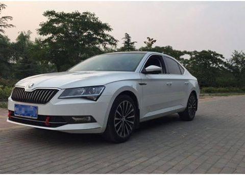 这车销量太惨了，这车比迈腾还大气，降3万仅14万，被雅阁吊打