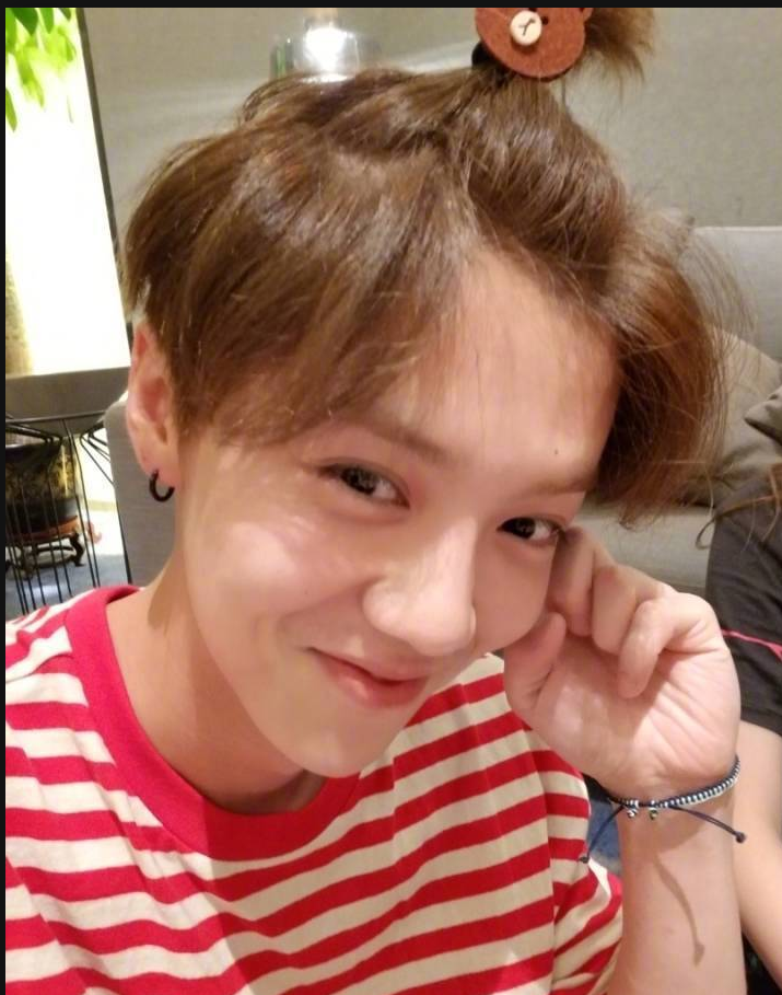 鹿晗的生日跑男团兄弟邓超李晨陈赫王祖蓝送祝