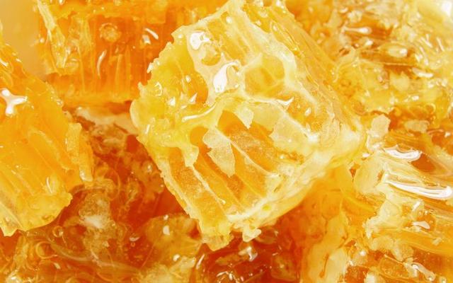 生活小妙招：蜂蜜的用途这么大，你不会不知道吧？