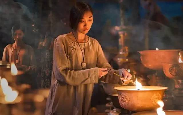 佛说:前世五百次的回眸,才换来今生的擦肩