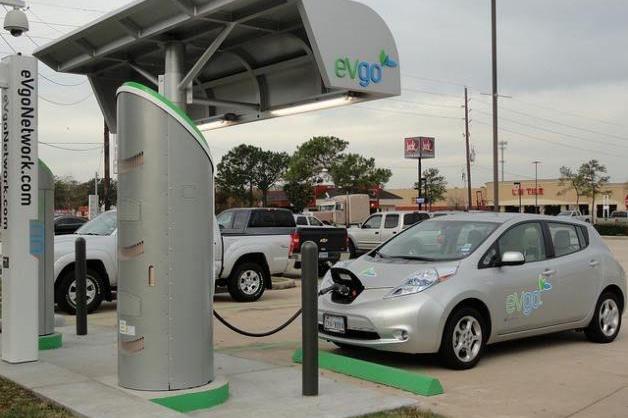 摇不到号，趁还有机会赶紧买辆PHEV压压惊吧！