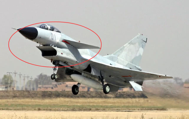 兴奋不已!中国歼10战斗机批量服役,数量已经达