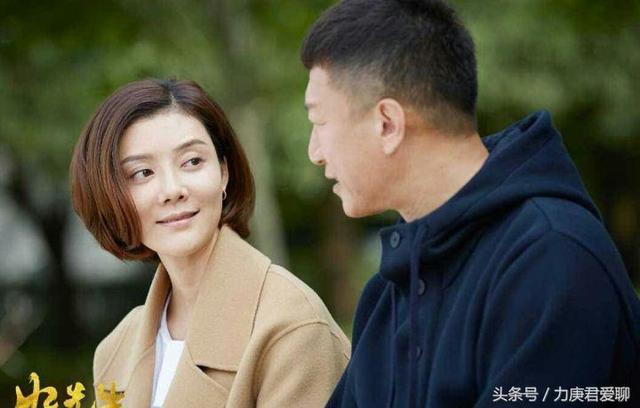 明星“削骨磨腮”成风尚：脸垮事业垮更快！她近照脸如同削掉一半