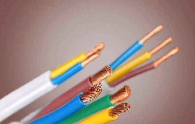 新房装修,师傅给我家电线全用4平方,好处多,朋友一看说被坑了