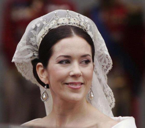 图揭丹麦玛丽王妃年轻时罕见照,美貌可以凯特