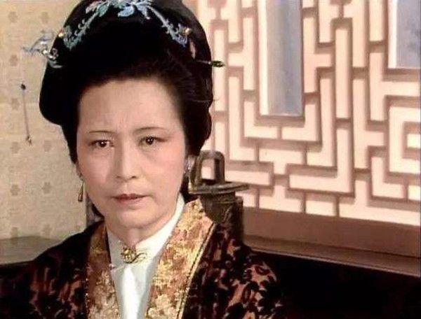 红楼梦里，王夫人到底坏不坏?
