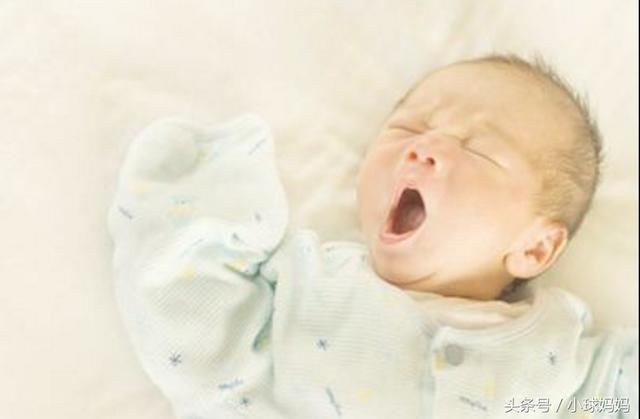 宝宝总是睡不踏实,一着床就醒?赶紧来学学育儿