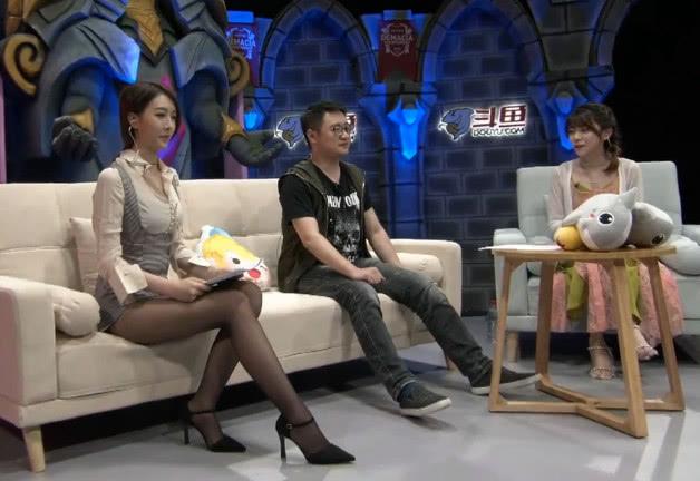 斗鱼美女饺子君解说德玛西亚杯, 网友: 看到的全