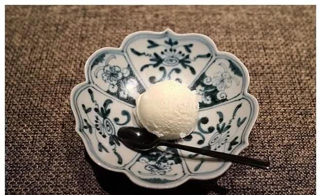 女子日本旅游吃和牛,一顿饭吃掉1000元,网友却