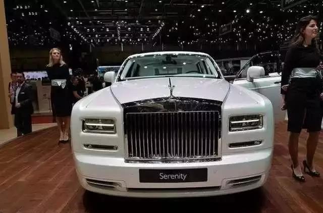 国内最美“中国风”劳斯莱斯，中文名叫静静，门板刺绣就要25天