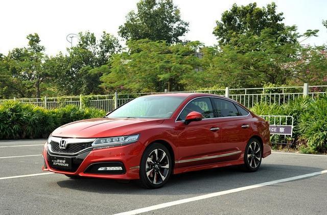 比雅阁定位高, 在国外PK宝马, 在中国却很失败, 15万都没人买