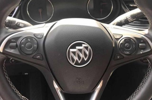 表姐刚去定了迈腾，见我提了这车回家，果断就去退迈腾了！