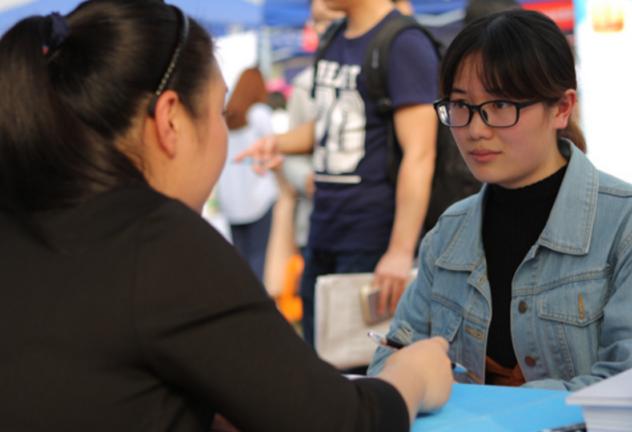 面试官:3分钟时间,讲个笑话给我听!员工机智回