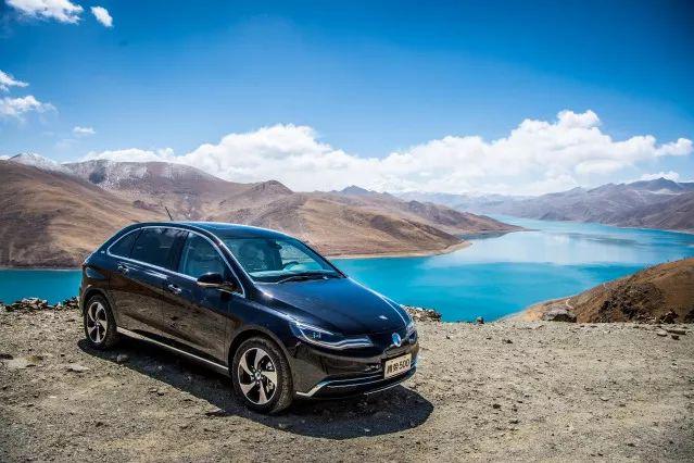 除了特斯拉国内续航能力最长的纯电动车，西藏试驾腾势500