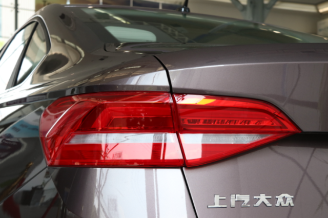 到店实拍朗逸Plus,坐拥350万用户的大众神车,新款究竟如何?