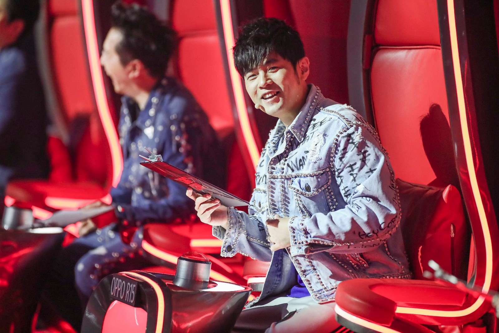 《中国好声音》“暖场小王子”怀揣“鸟巢梦”，成周杰伦战队黑马