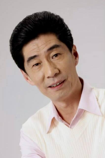 国家一级演员，曾为了两毛五出场费被人瞧不起，周立波也不敢惹