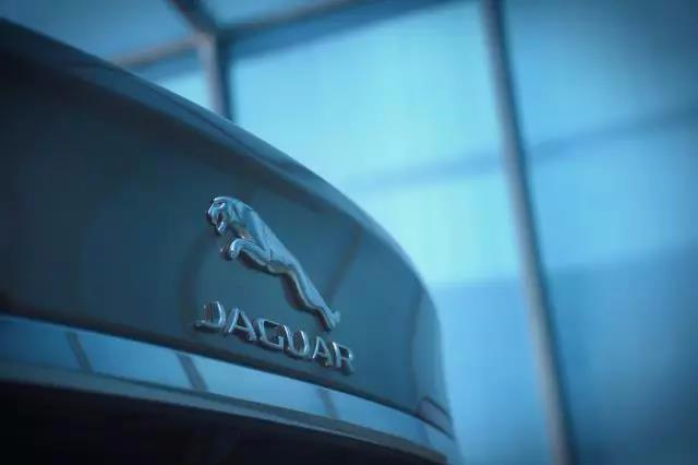 捷豹XFL：翻得了白眼，上得了厅堂