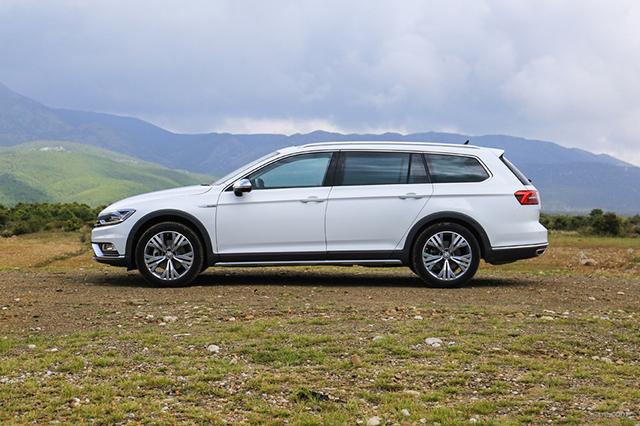 被忽视的一款进口好车，拉出去比迈腾吸睛，开10年不坏，仅24万！