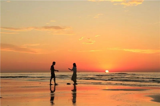 金色九月,沐浴在日照晨光里,心会跟爱一起走!