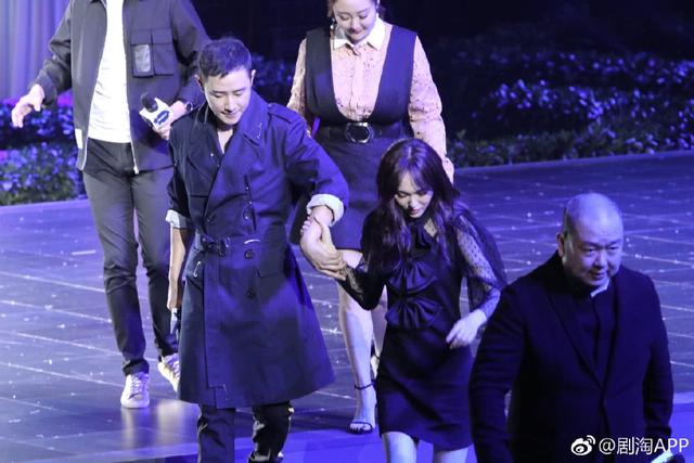 唐嫣罗晋合体出席发布会 归去来定档6.11,两人