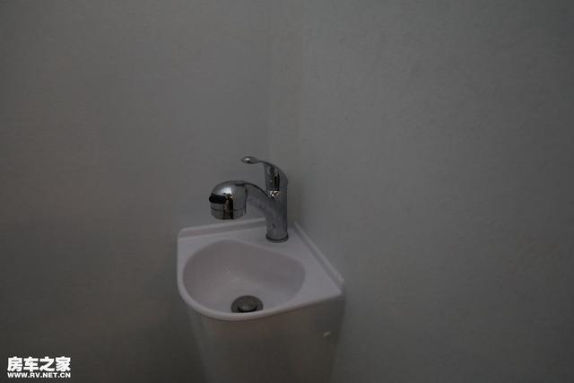 房车旅行水电无忧 自由风房车提供完美的解决方案